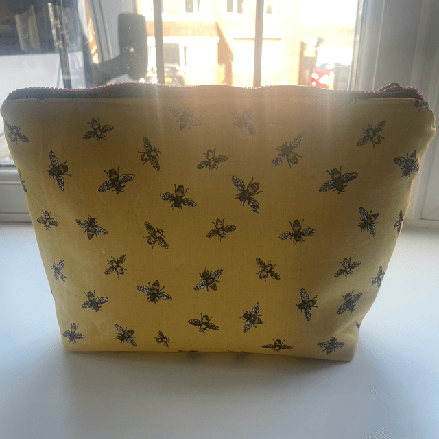 Cosmetic pouch